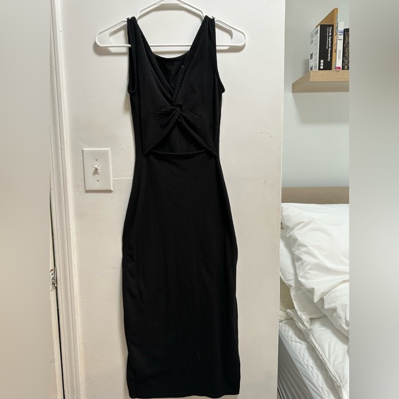 Two Body Con Dresses - Picture 4 of 4